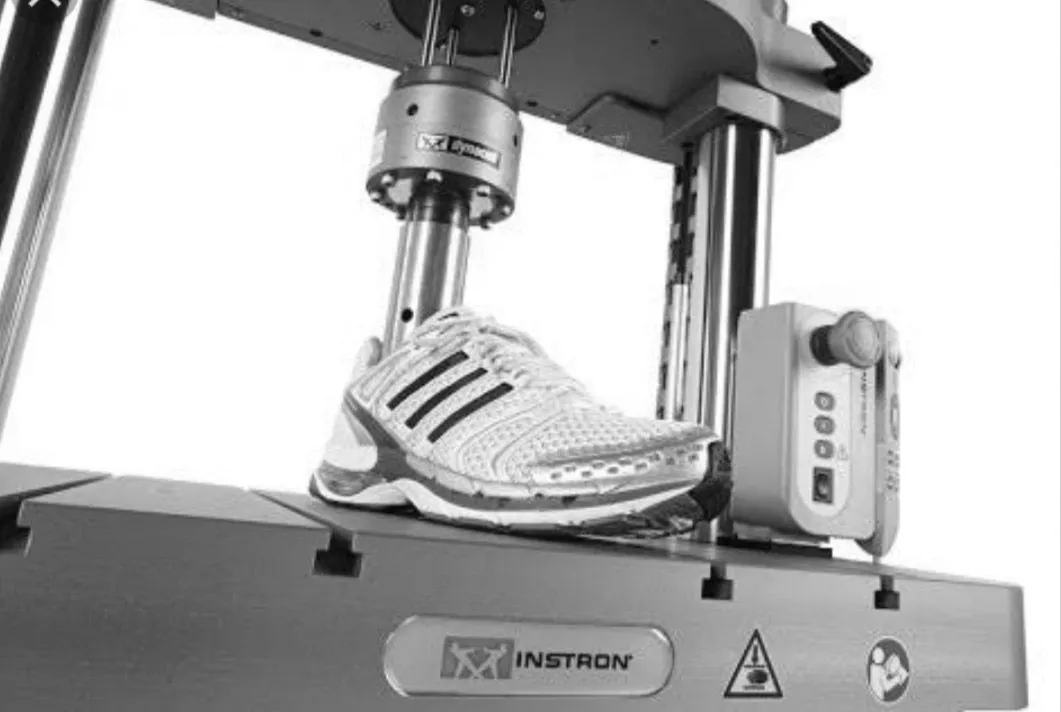 Lire la suite à propos de l’article L’amortissement dans les chaussures de sport : réalité biomécanique ou simple argument marketing ?